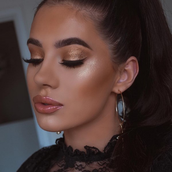 Maquillage brillant pour le Nouvel An 2024: les meilleures idées photo pour le maquillage du Nouvel An