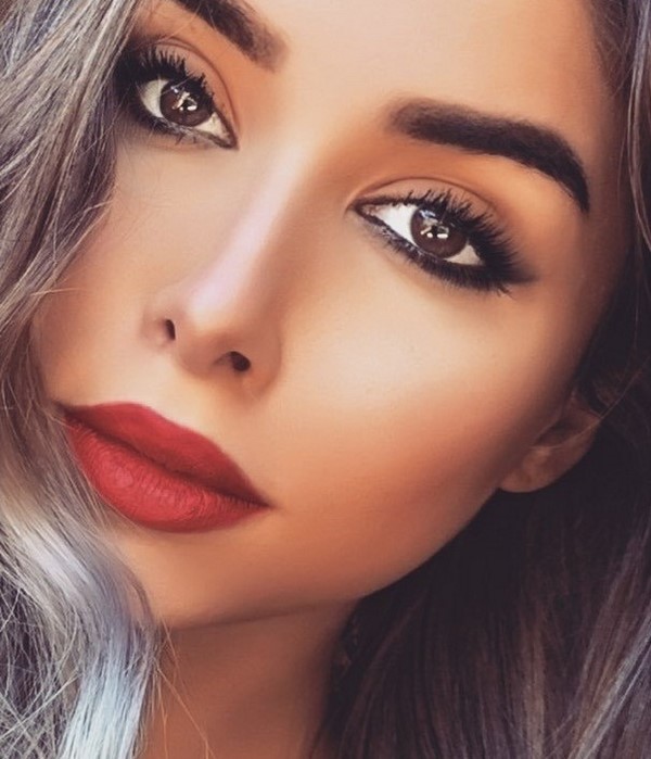 Maquillage brillant pour le Nouvel An 2024: les meilleures idées photo pour le maquillage du Nouvel An