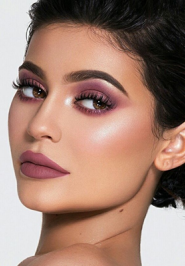 Maquillage brillant pour le Nouvel An 2024: les meilleures idées photo pour le maquillage du Nouvel An