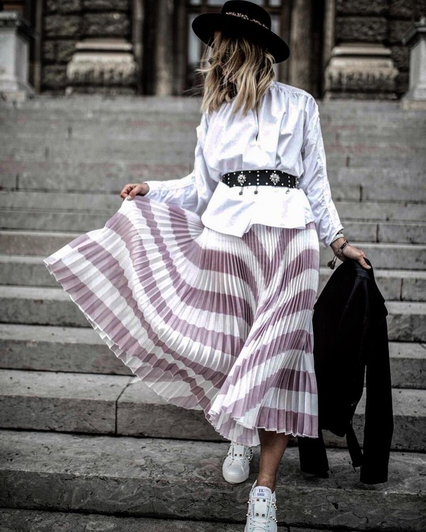 Tendances mode pour les sneakers: avec quoi porter des sneakers - voir photo