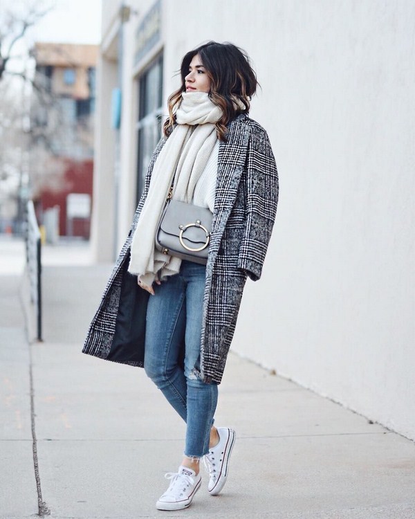 Tendances mode pour les sneakers: avec quoi porter des sneakers - voir photo