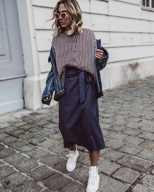 Tendances mode pour les sneakers: avec quoi porter des sneakers - voir photo