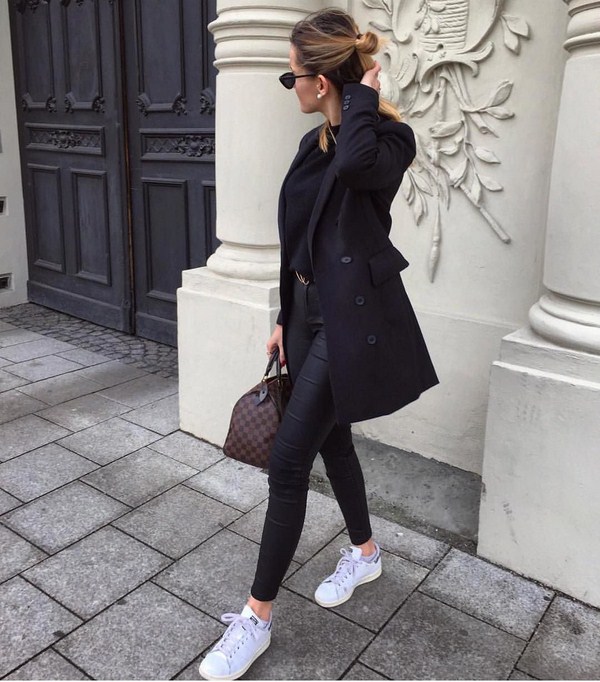 Tendances mode pour les sneakers: avec quoi porter des sneakers - voir photo
