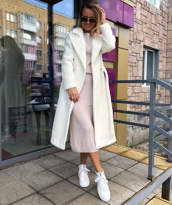 Tendances mode pour les sneakers: avec quoi porter des sneakers - voir photo