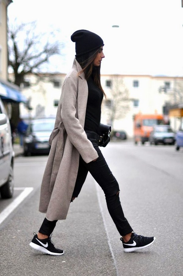Tendances mode pour les sneakers: avec quoi porter des sneakers - voir photo