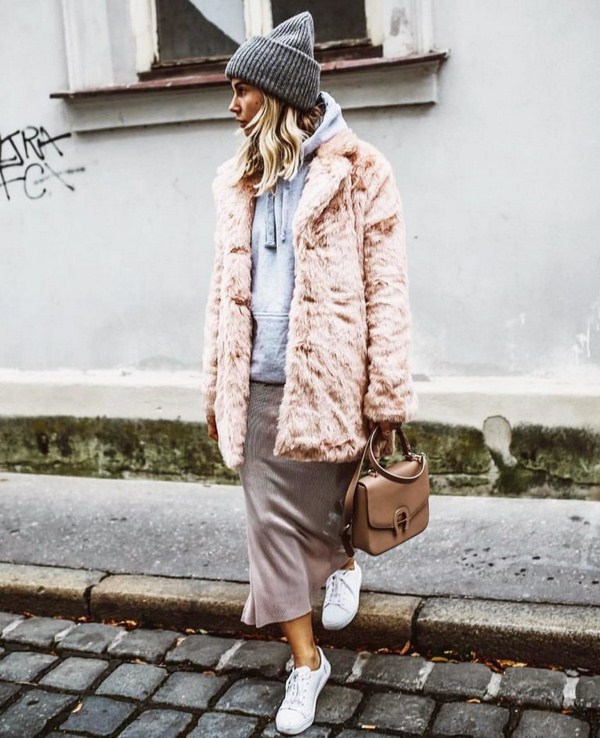 Tendances mode pour les sneakers: avec quoi porter des sneakers - voir photo