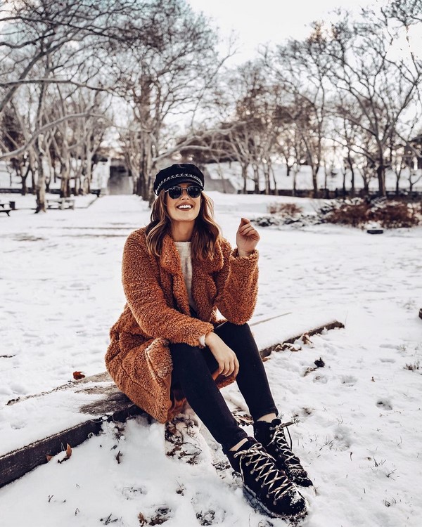 Idées chics pour les chapeaux et les chapeaux: grandes tendances et nouveaux produits