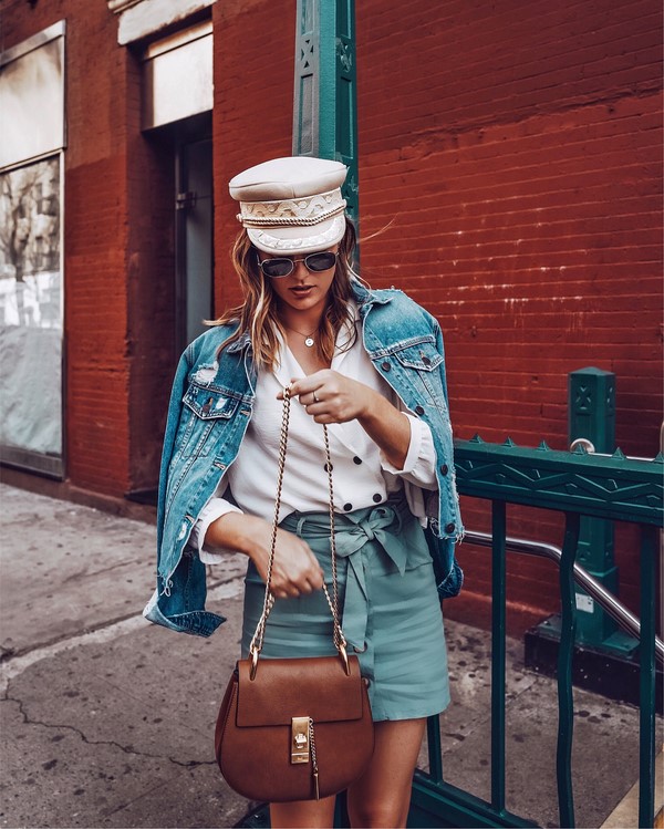 Idées chics pour les chapeaux et les chapeaux: grandes tendances et nouveaux produits