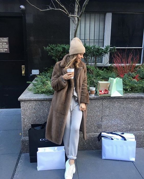 Idées chics pour les chapeaux et les chapeaux: grandes tendances et nouveaux produits