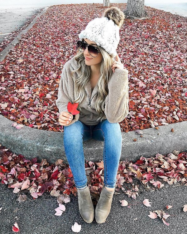 Idées chics pour les chapeaux et les chapeaux: grandes tendances et nouveaux produits