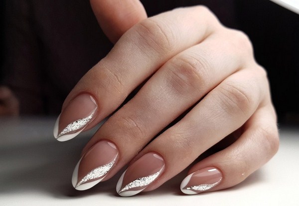 Manucure de mariage de la mariée: options de conception d'ongles luxueuses