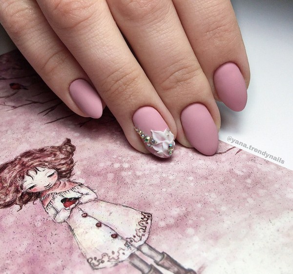 Manucure de mariage de la mariée: options de conception d'ongles luxueuses