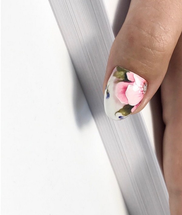 Manucure de mariage de la mariée: options de conception d'ongles luxueuses