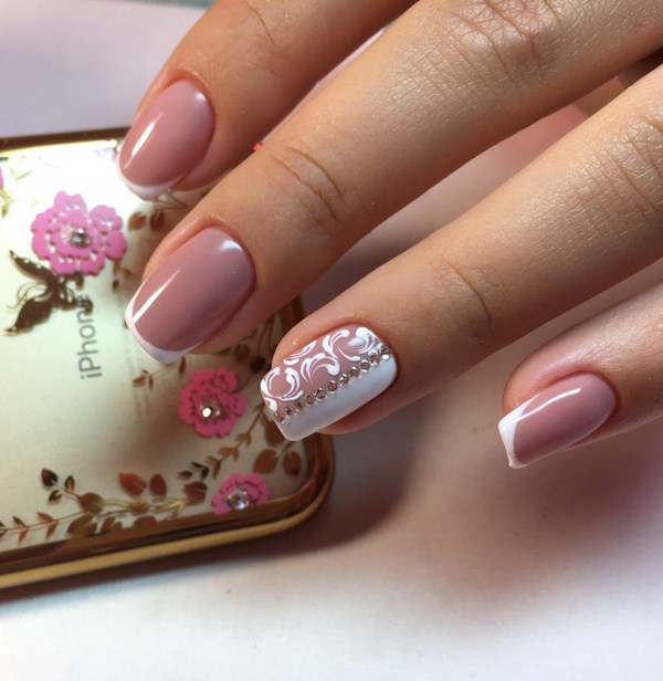 Manucure de mariage de la mariée: options de conception d'ongles luxueuses