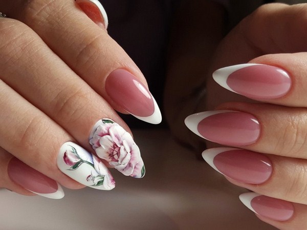 Manucure de mariage de la mariée: options de conception d'ongles luxueuses