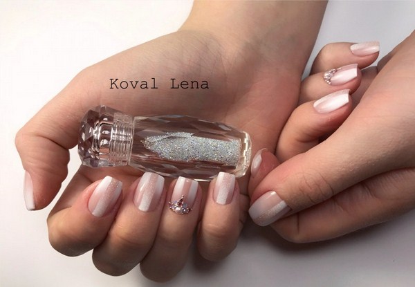 Manucure de mariage de la mariée: options de conception d'ongles luxueuses