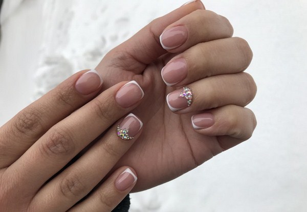 Manucure de mariage de la mariée: options de conception d'ongles luxueuses