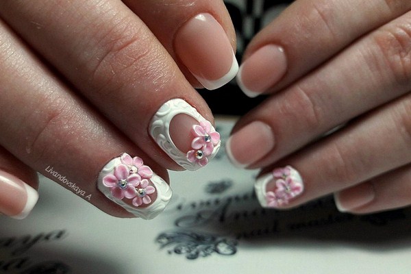 Manucure de mariage de la mariée: options de conception d'ongles luxueuses