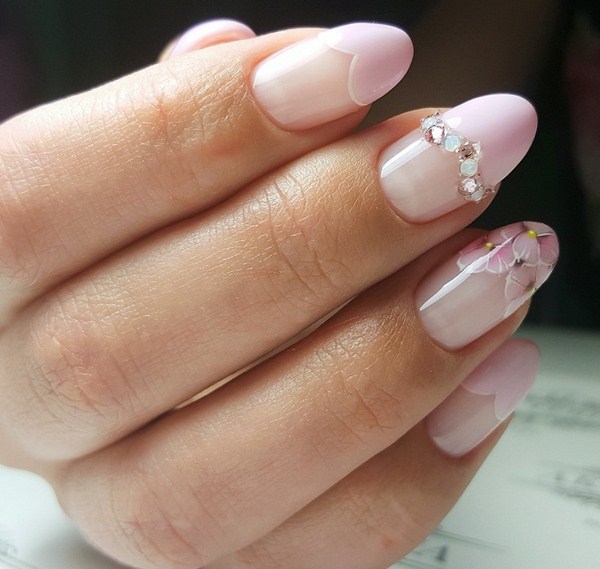 Manucure de mariage de la mariée: options de conception d'ongles luxueuses