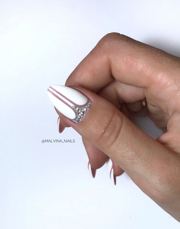 Manucure de mariage de la mariée: options de conception d'ongles luxueuses