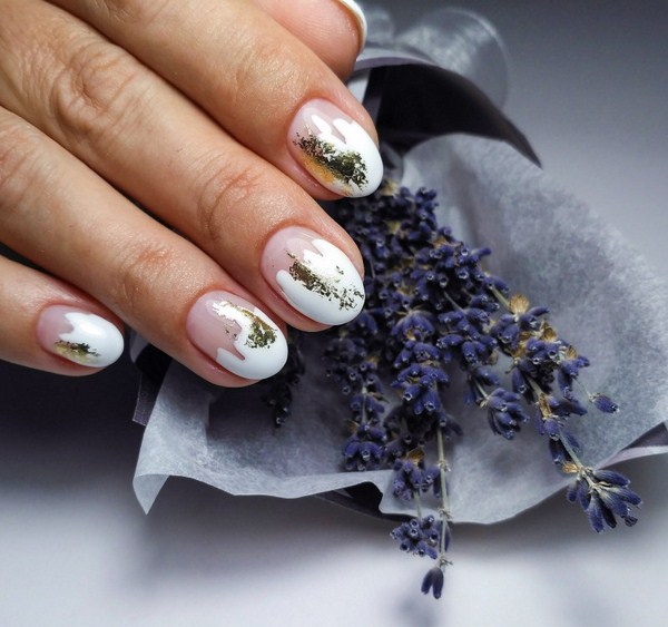 Manucure de mariage de la mariée: options de conception d'ongles luxueuses