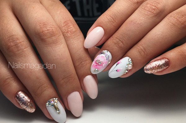 Manucure de mariage de la mariée: options de conception d'ongles luxueuses