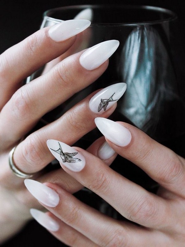 Belle manucure au design à la mode - les meilleures nouvelles de la photo