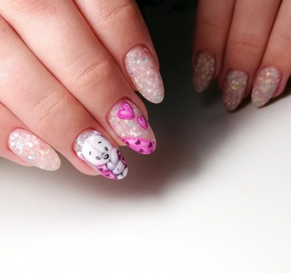 Belle manucure au design à la mode - les meilleures nouvelles de la photo