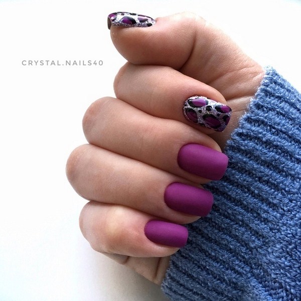 Belle manucure au design à la mode - les meilleures nouvelles de la photo