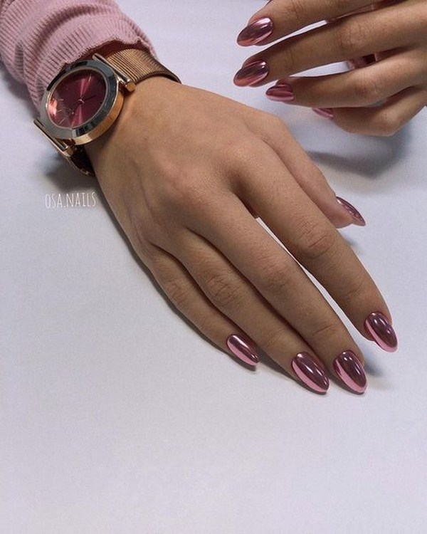 Belle manucure au design à la mode - les meilleures nouvelles de la photo