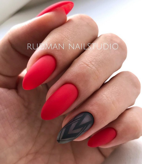 Belle manucure au design à la mode - les meilleures nouvelles de la photo