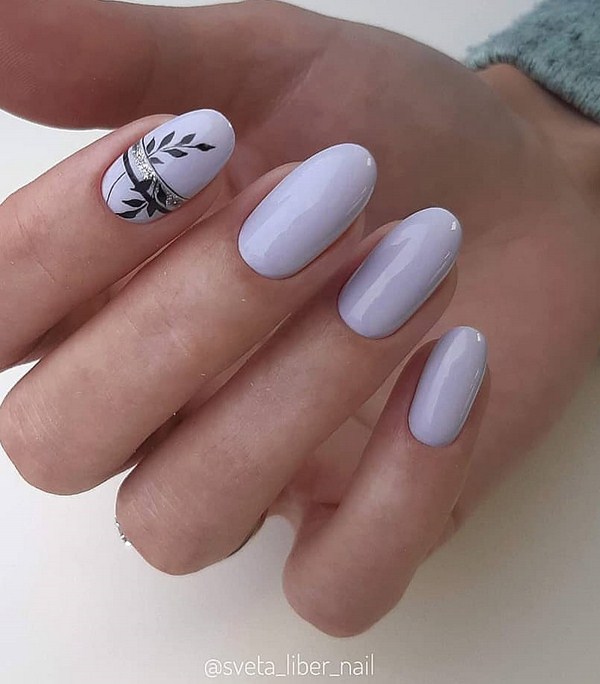 Belle manucure au design à la mode - les meilleures nouvelles de la photo