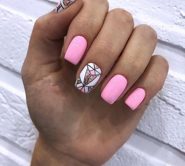 Belle manucure au design à la mode - les meilleures nouvelles de la photo