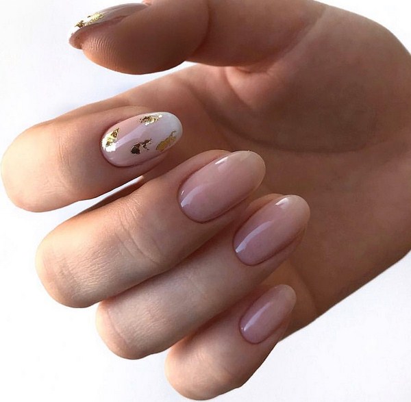 Belle manucure au design à la mode - les meilleures nouvelles de la photo
