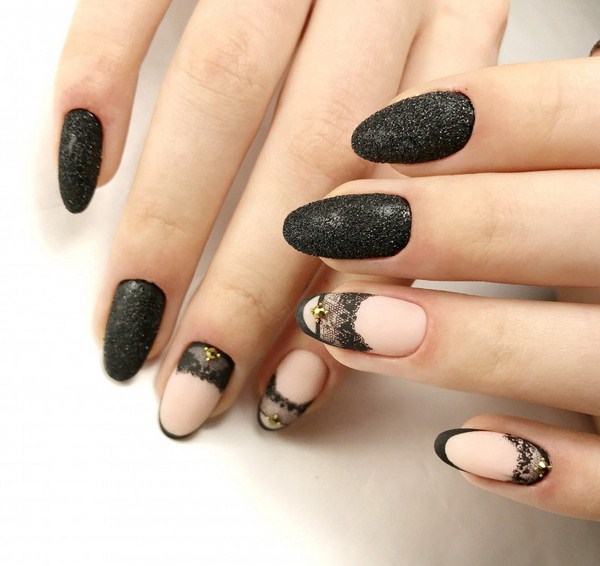 Belle manucure au design à la mode - les meilleures nouvelles de la photo