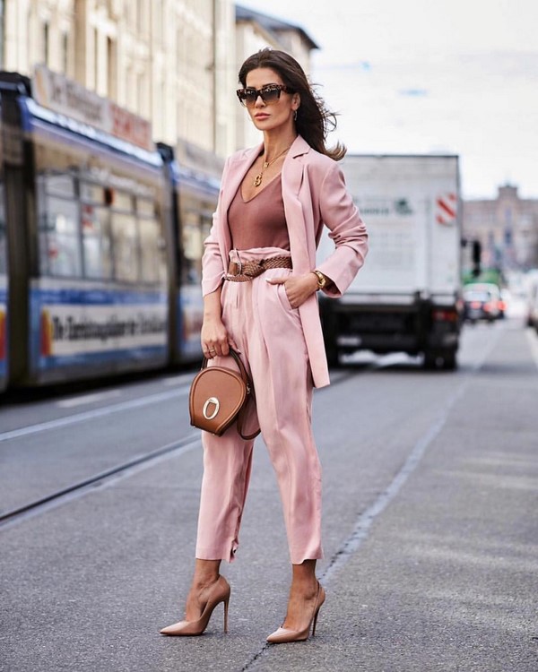 Quoi porter en été. Dernières tendances et nouvelles images sur la photo