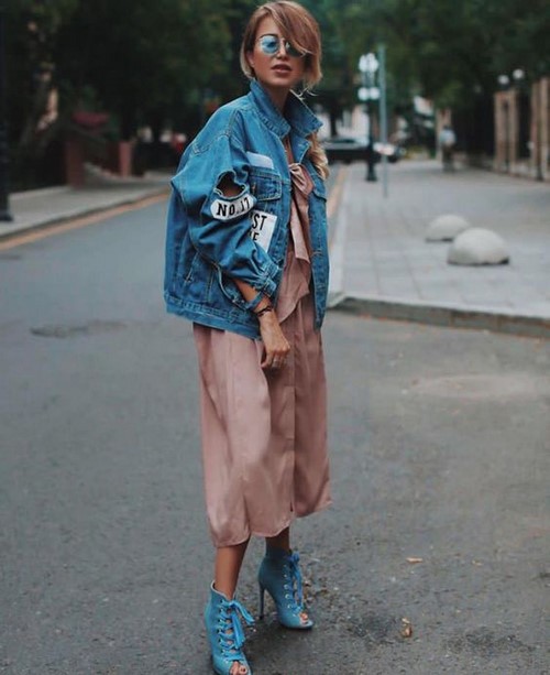 Jaquetes de denim: imprescindibles per a arcs demi-temporada i hivern