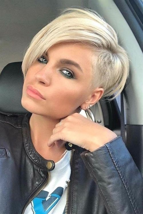 Coupes de cheveux à la mode avec asymétrie - innovations spectaculaires et solutions élégantes