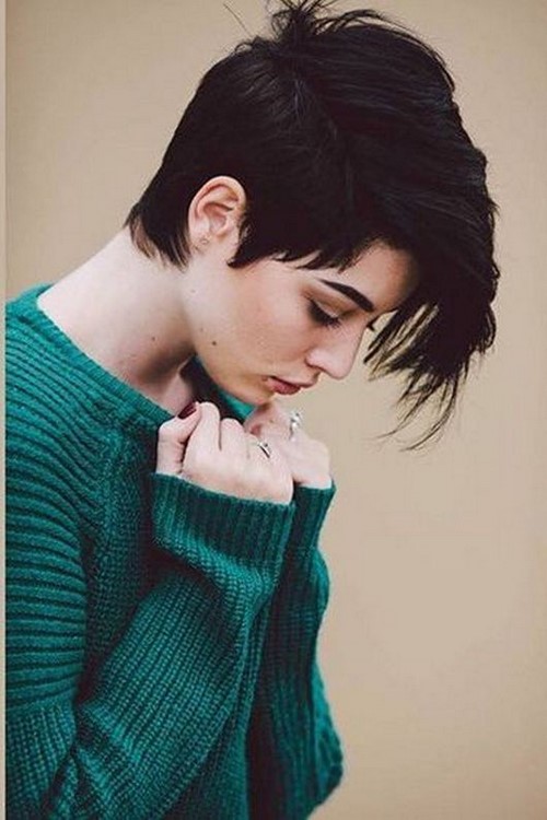 Coupes de cheveux à la mode avec asymétrie - innovations spectaculaires et solutions élégantes