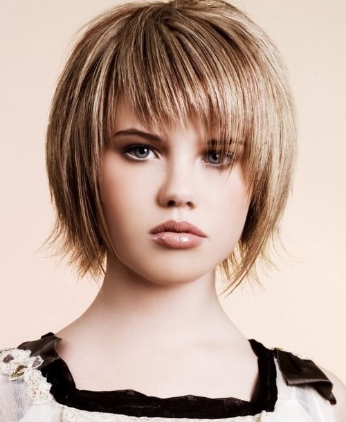 Coupes de cheveux à la mode avec asymétrie - innovations spectaculaires et solutions élégantes