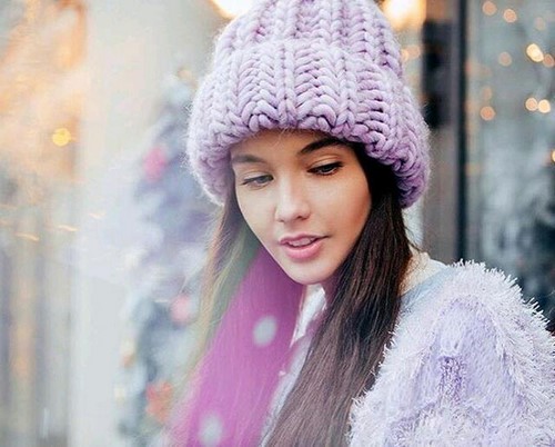 Stricken. Was kann mit stilvollen Strickneuheiten gestrickt werden