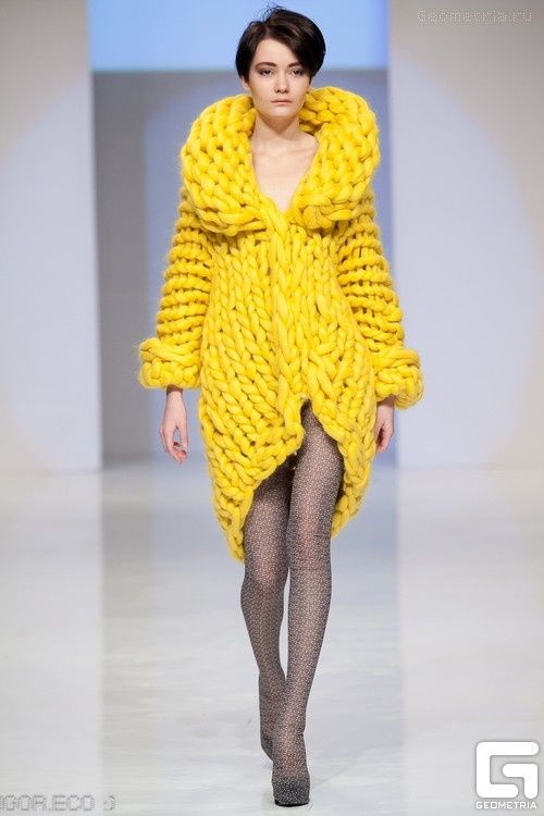 Stricken. Was kann mit stilvollen Strickneuheiten gestrickt werden