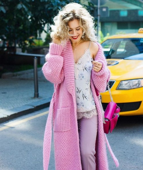 Stricken. Was kann mit stilvollen Strickneuheiten gestrickt werden