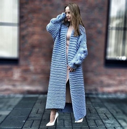 Stricken. Was kann mit stilvollen Strickneuheiten gestrickt werden