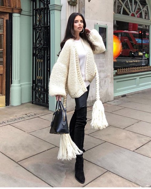 Stricken. Was kann mit stilvollen Strickneuheiten gestrickt werden