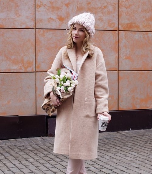 Stricken. Was kann mit stilvollen Strickneuheiten gestrickt werden