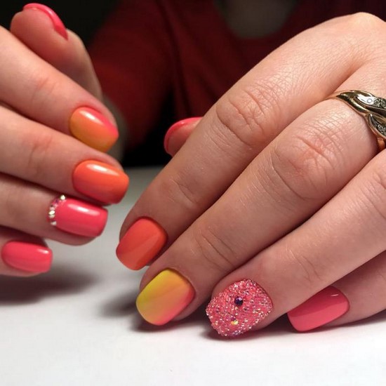Super Coral Nail Design Ideas dans des exemples de maîtrise