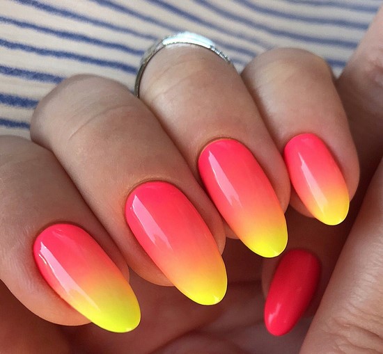 Super Coral Nail Design Ideas dans des exemples de maîtrise