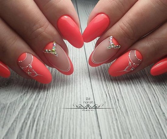 Super Coral Nail Design Ideas dans des exemples de maîtrise