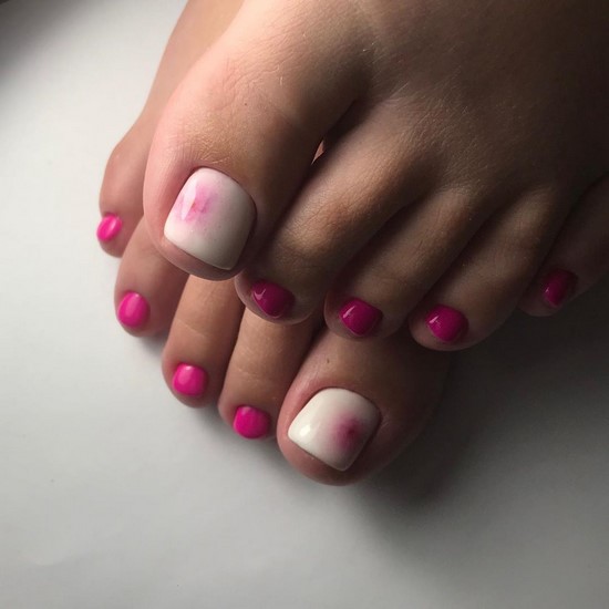 Belle pédicure d'été. Idées originales de conception de photos